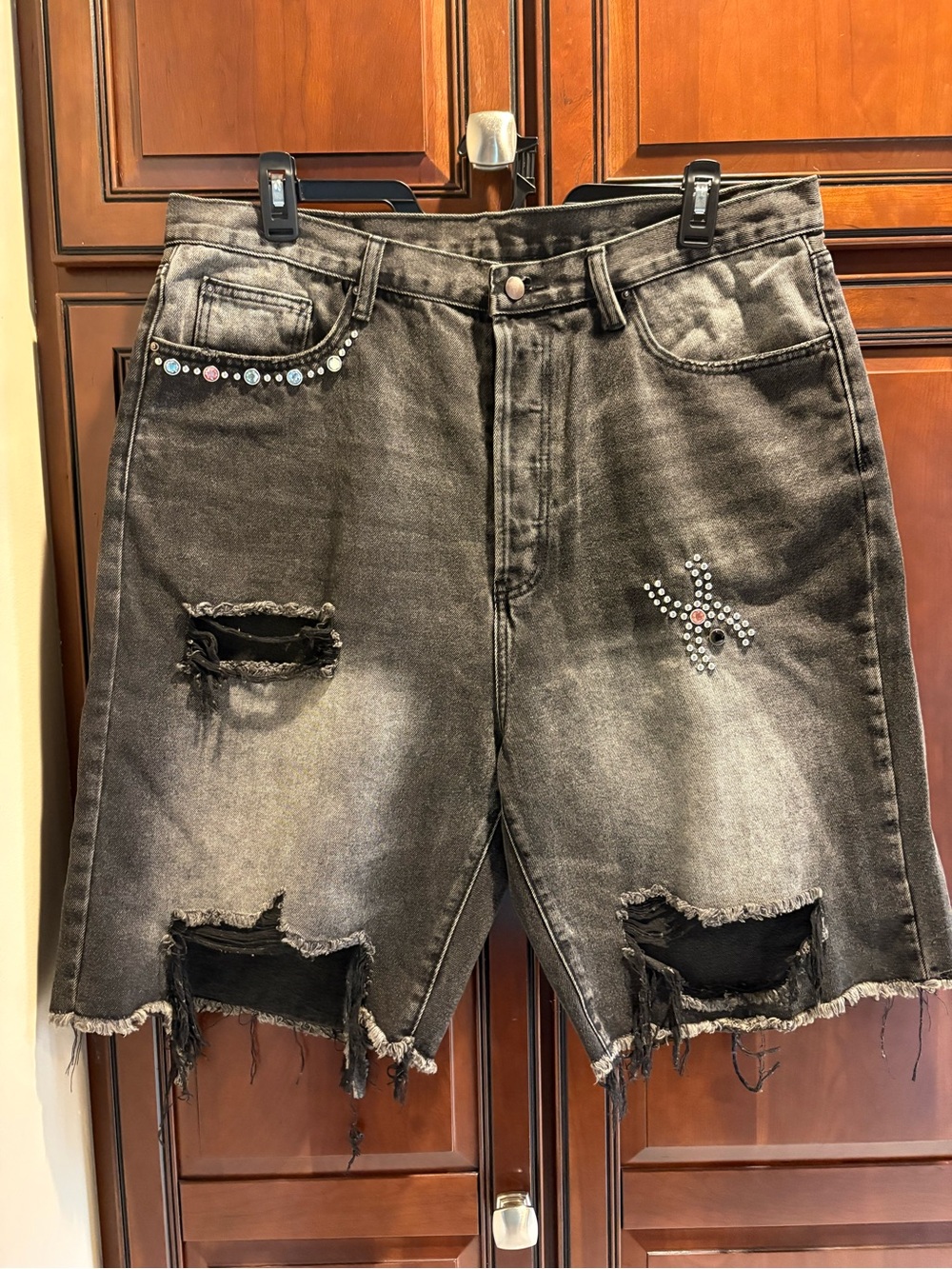 Mnml Men’s Spider Distressed Black Denim Oversized Shorts - 36